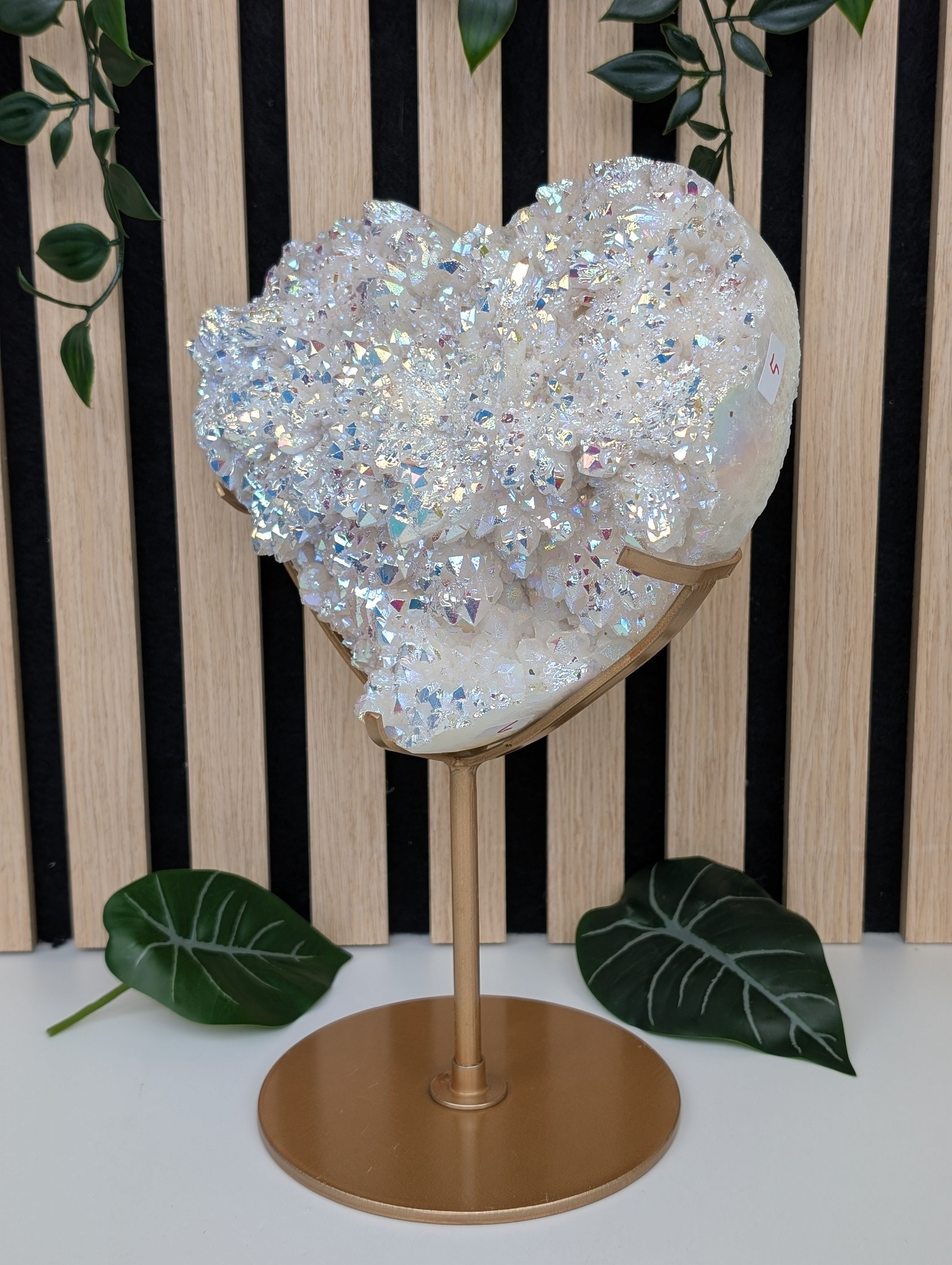 Quarz Aura Herz auf Stand