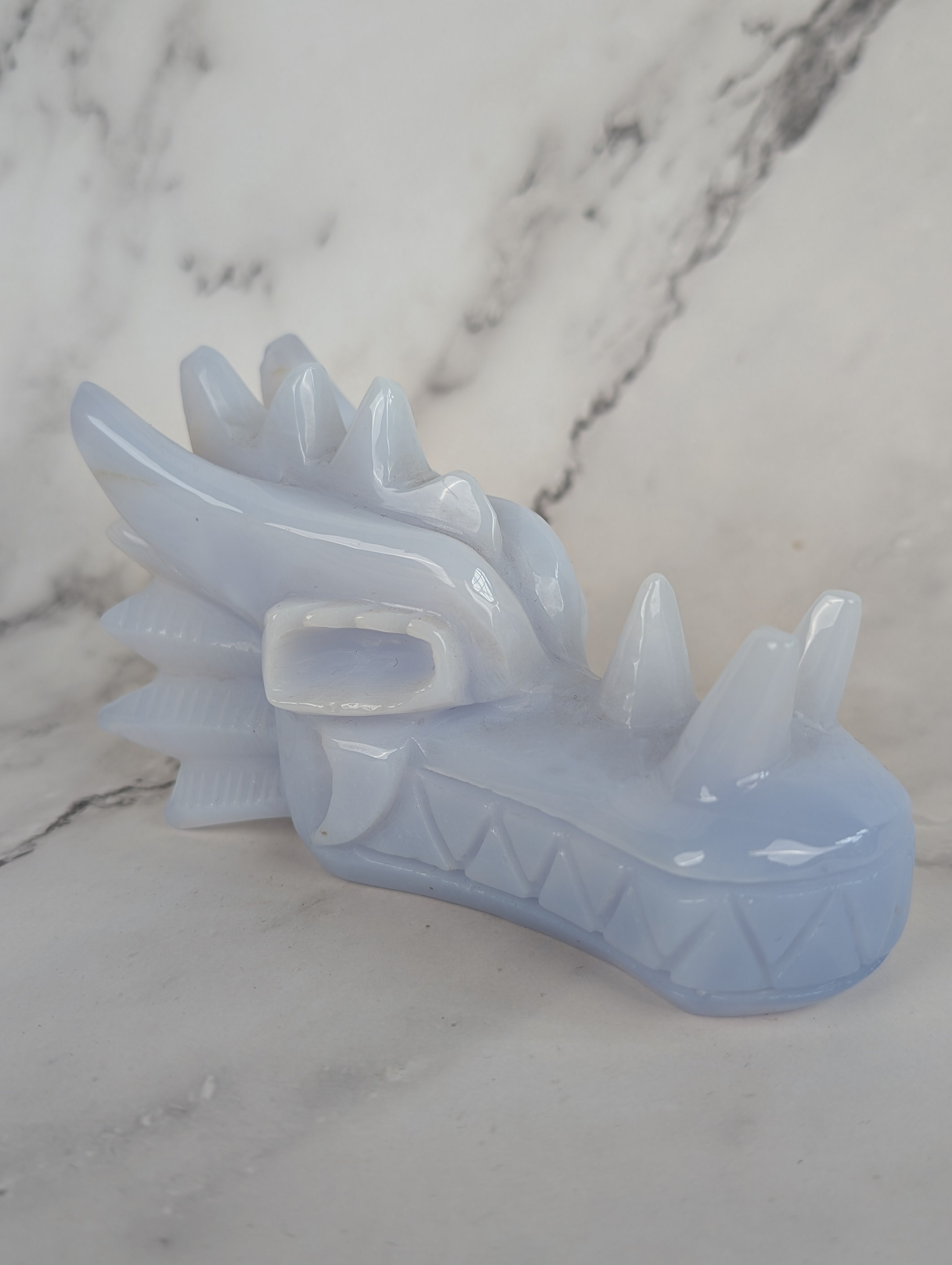 Blauer Calcedon Drachenkopf