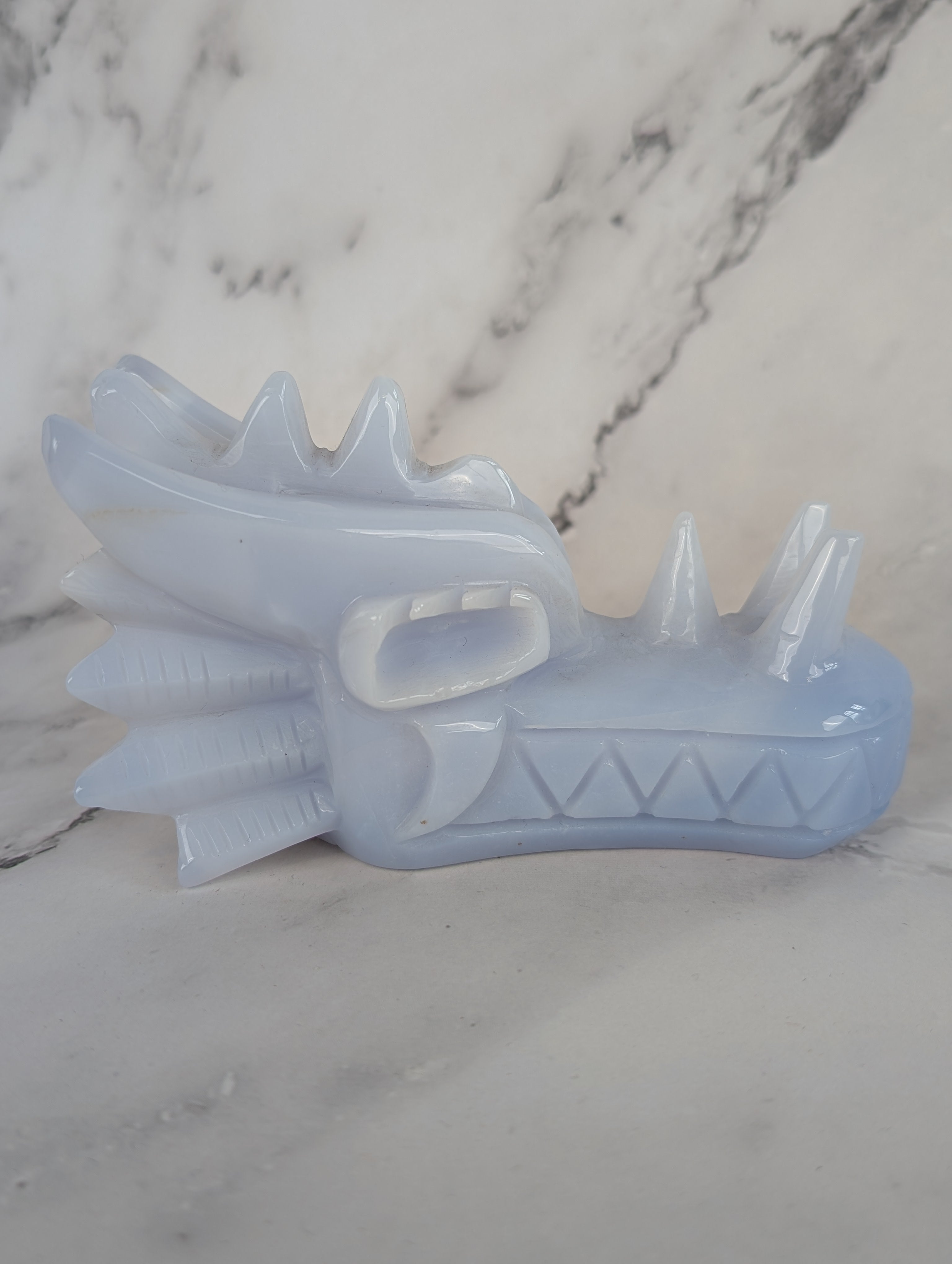 Blauer Calcedon Drachenkopf