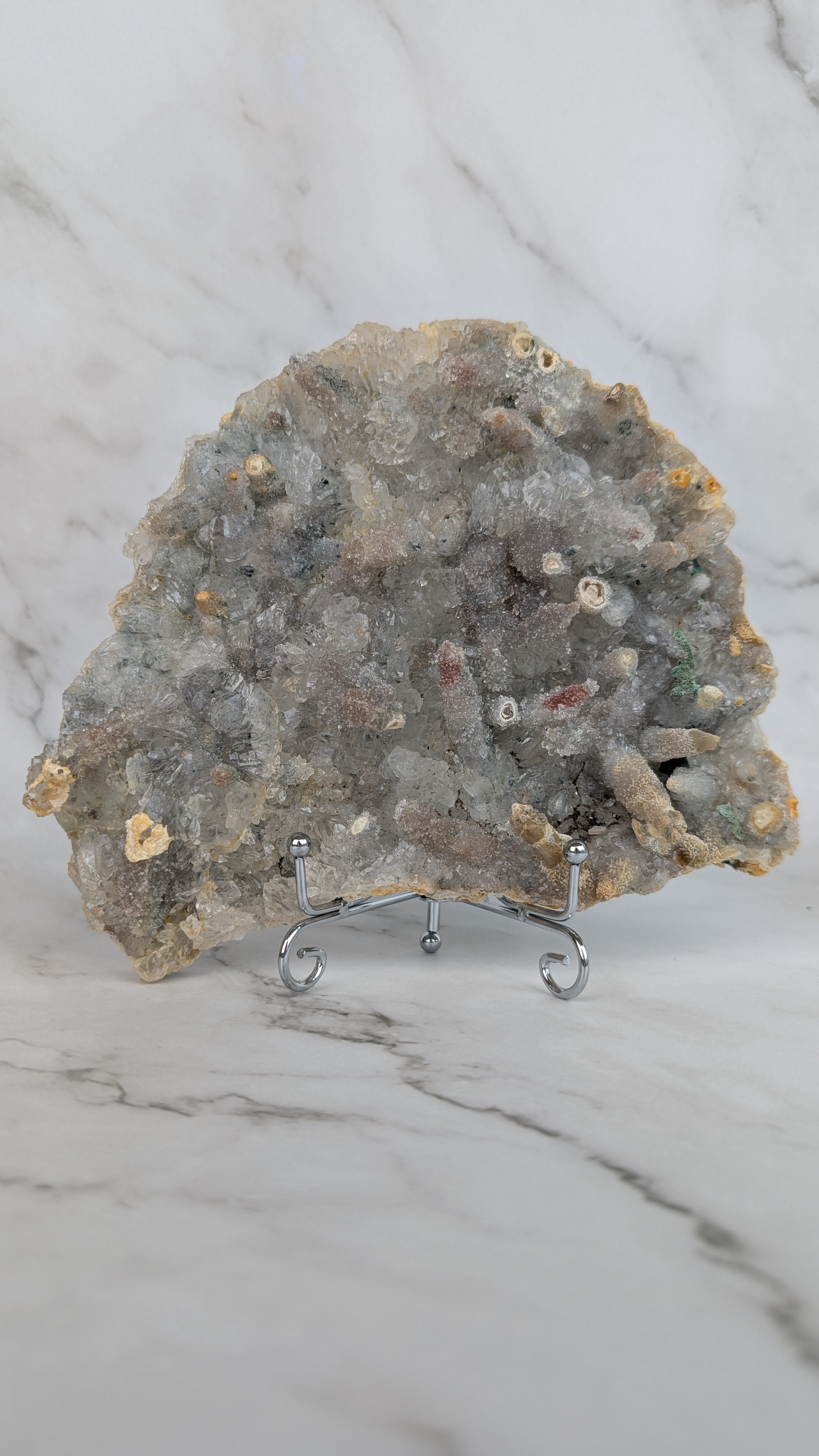 Amethyst mit Stalaktiken