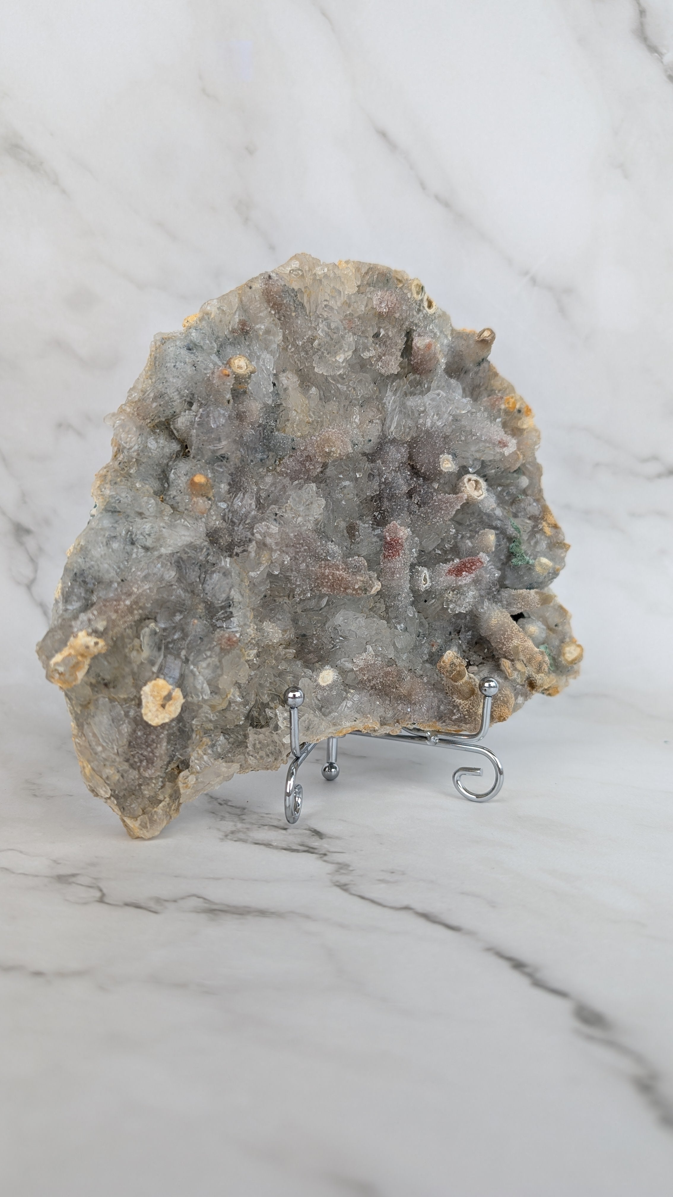 Amethyst mit Stalaktiken