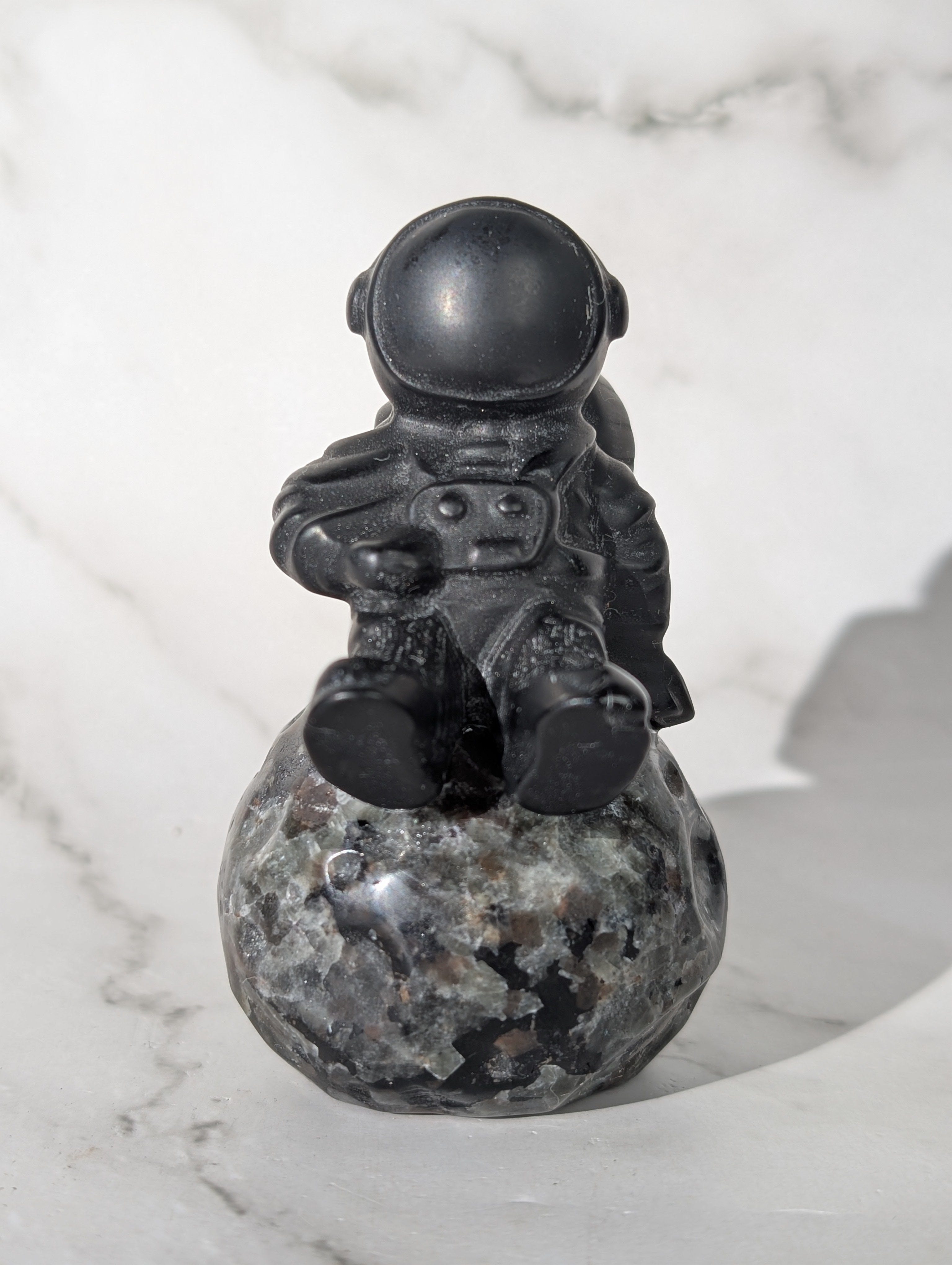 Obsidian Astronaut auf Yooperlite Mond