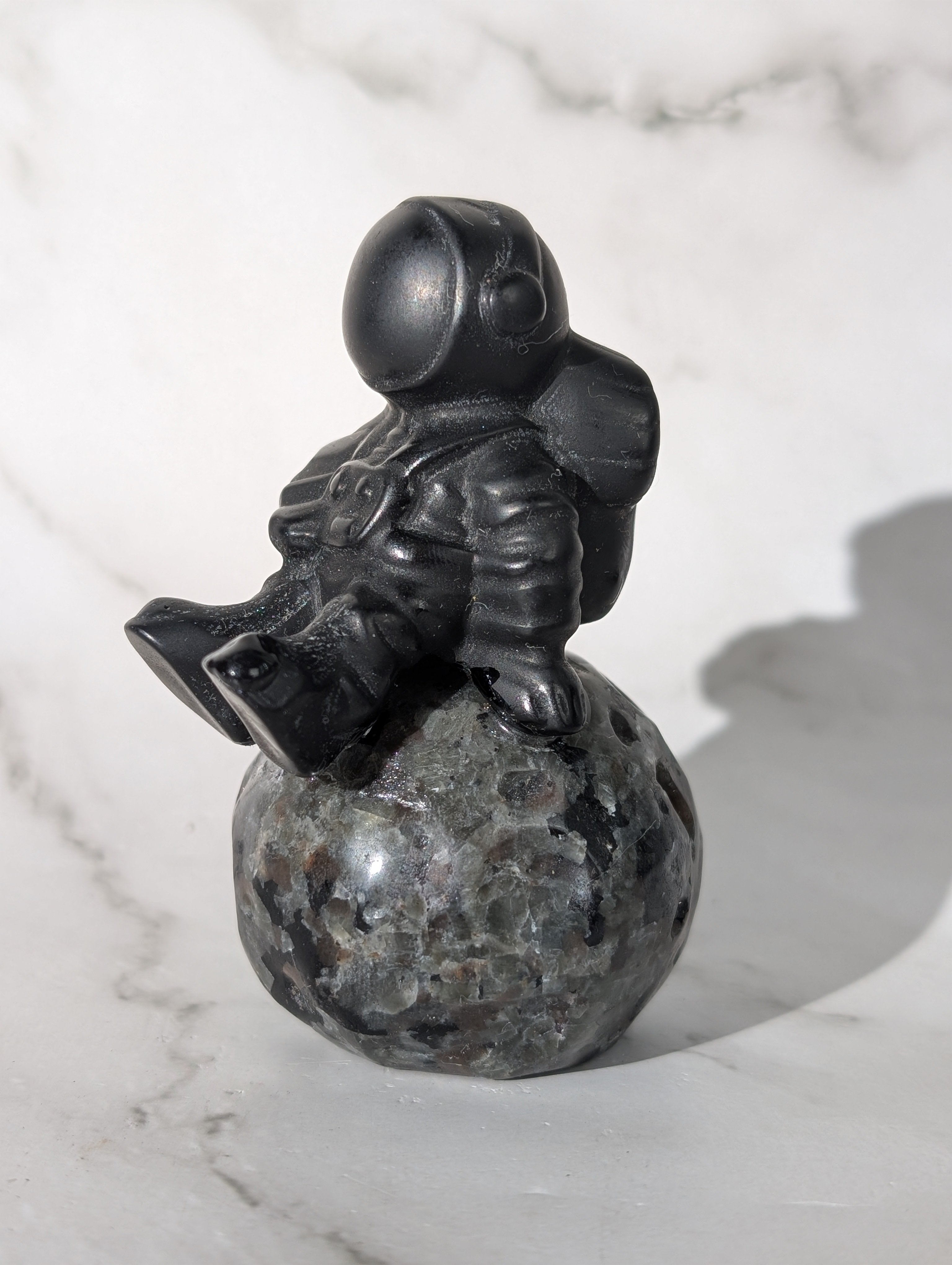 Obsidian Astronaut auf Yooperlite Mond