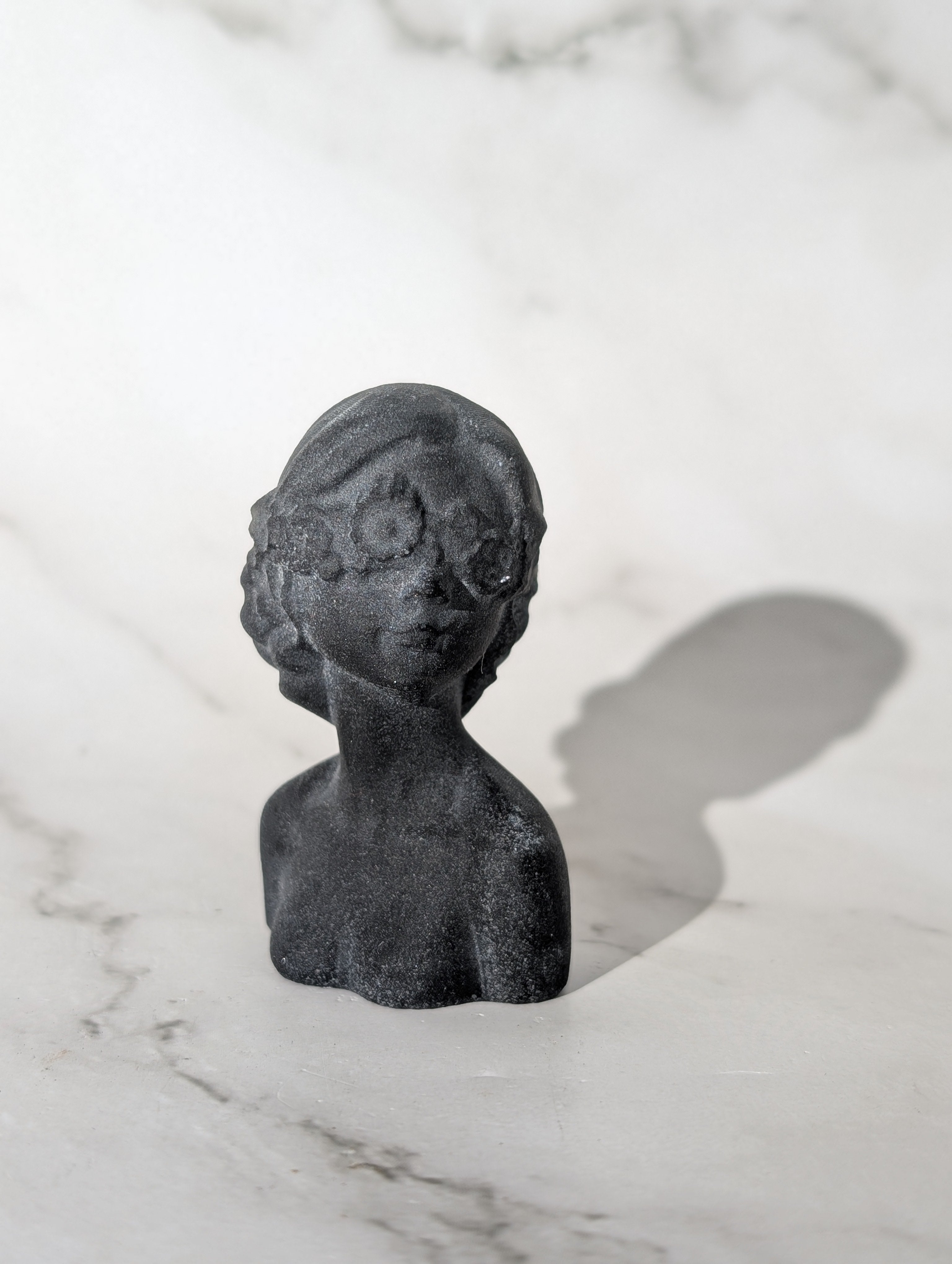 Black Obsidian Frau Mystery