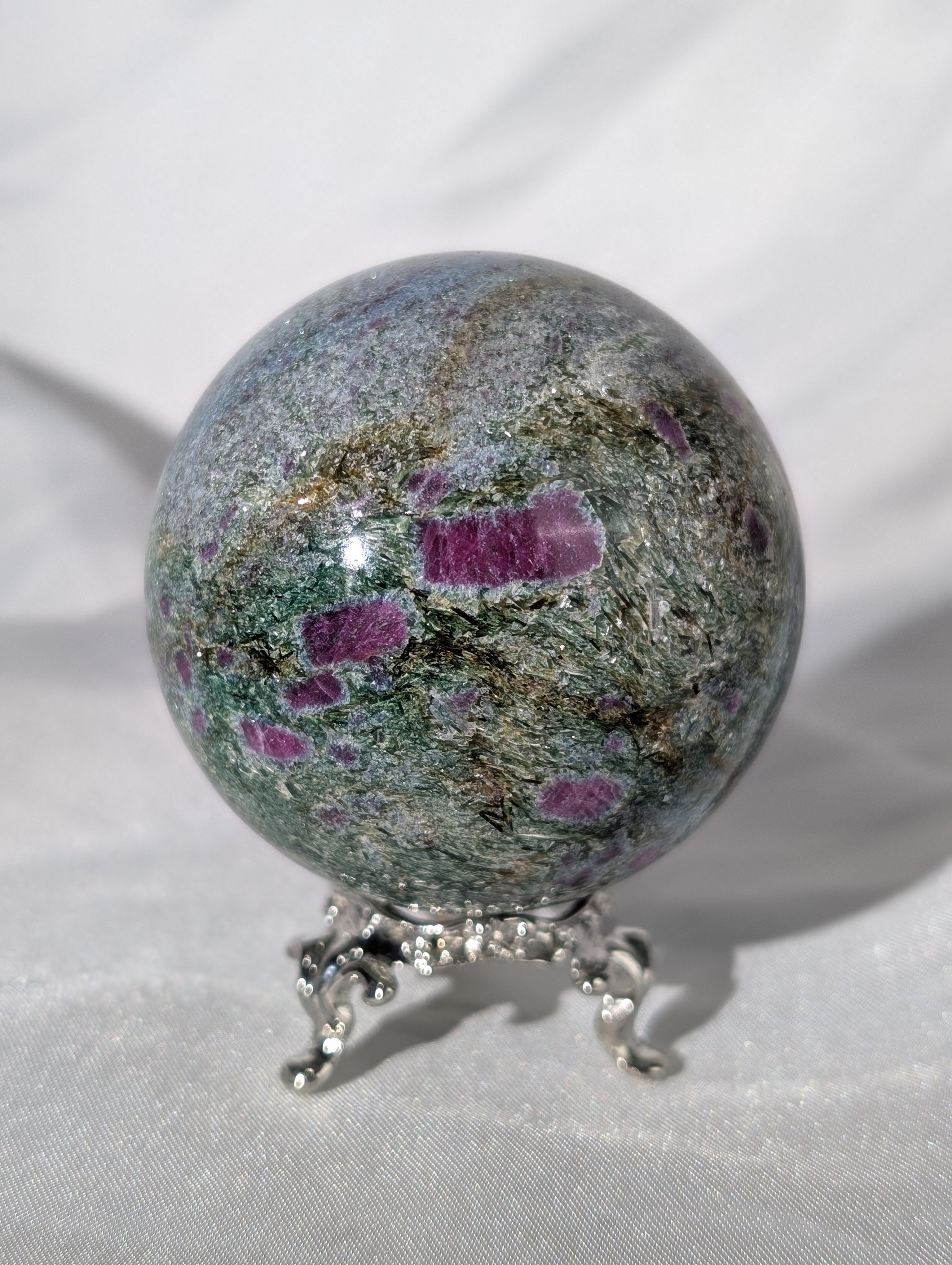 Fuchsit, Rubin, Muskovit (Mica) Kugel 3