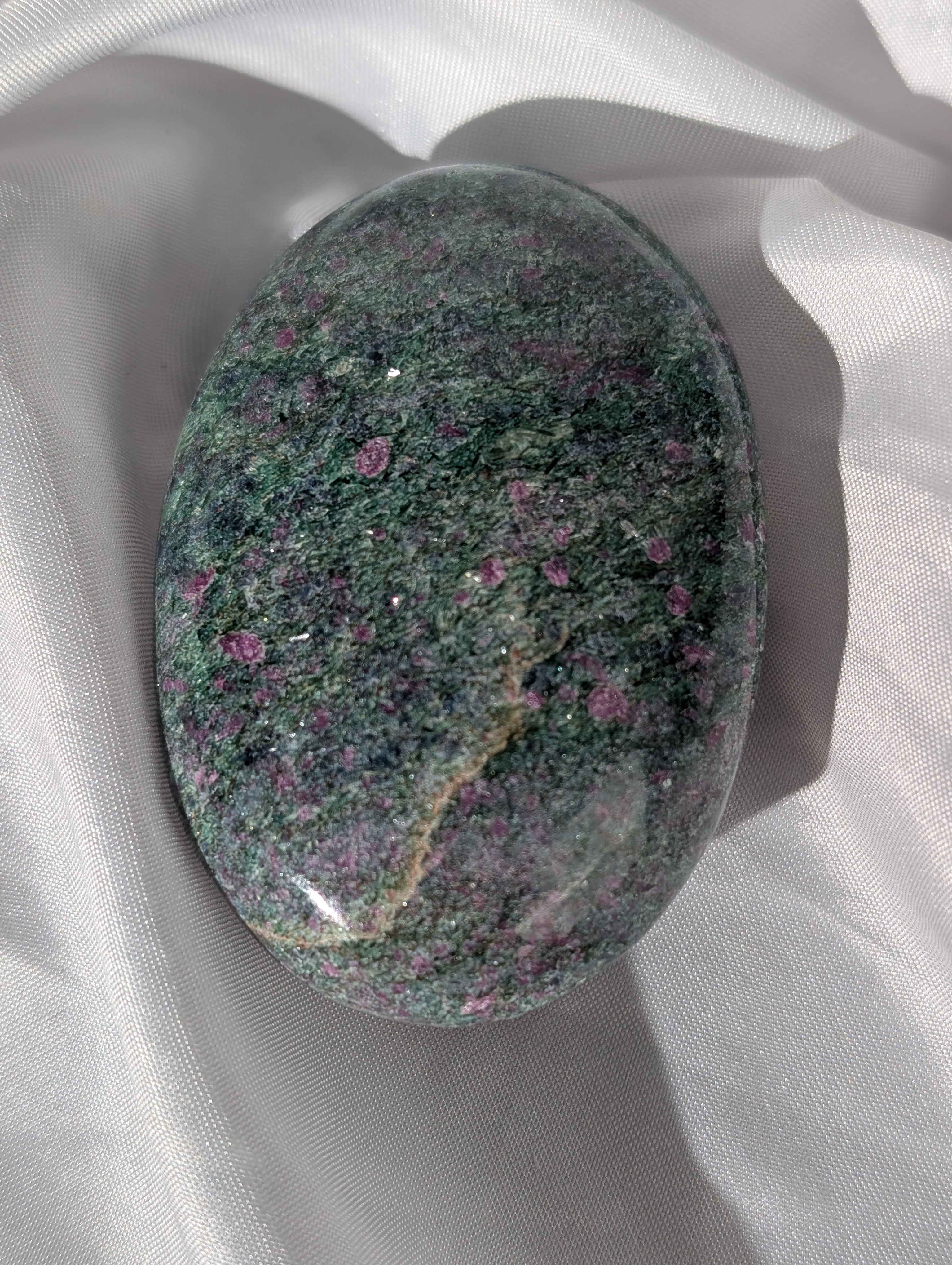 Fuchsit, Rubin, Muskovit (Mica), Kyanit Handsteine Mystery