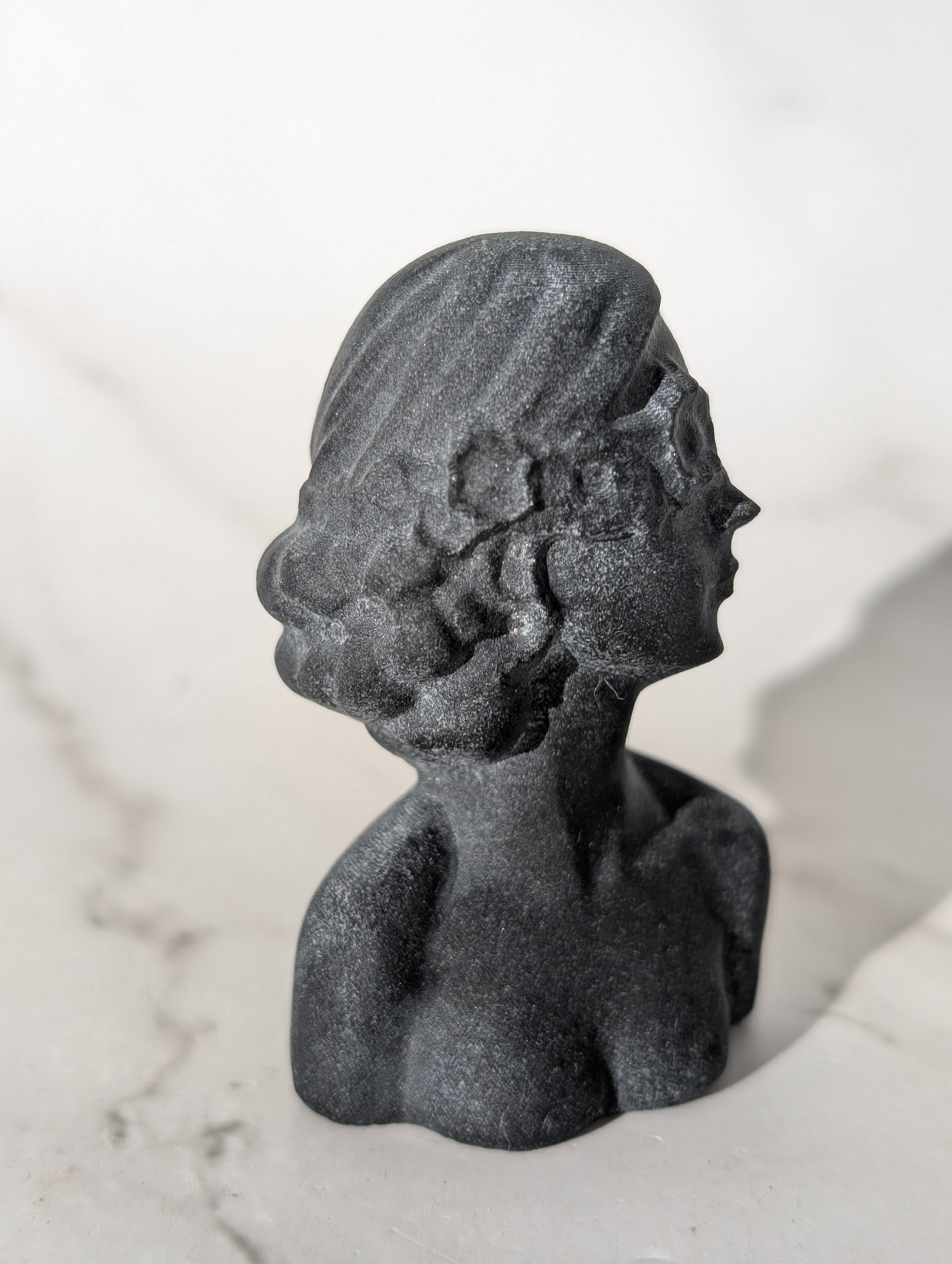 Black Obsidian Frau Mystery