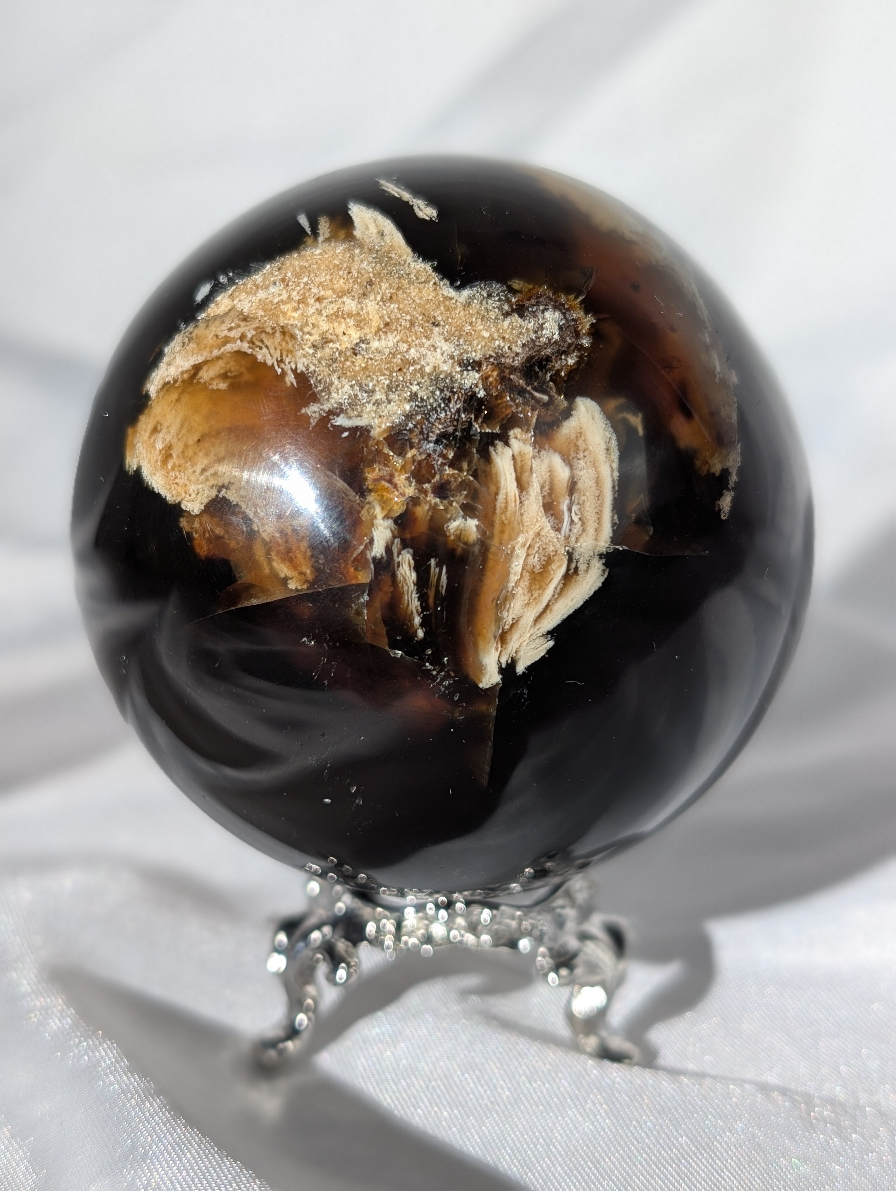 Bernstein Kugel aus Indonesien