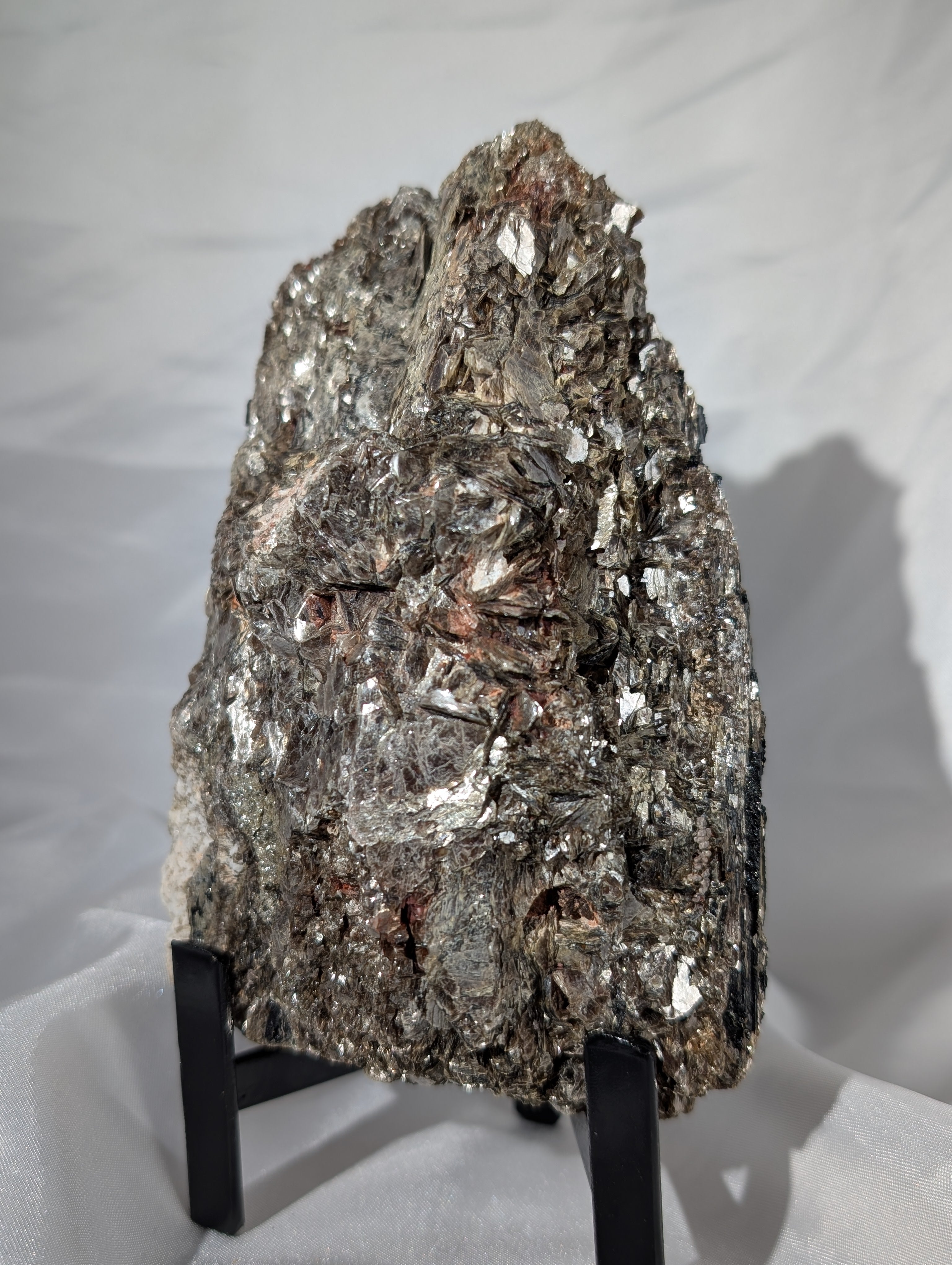 Turmalin & Muskovit Freiform auf Stand