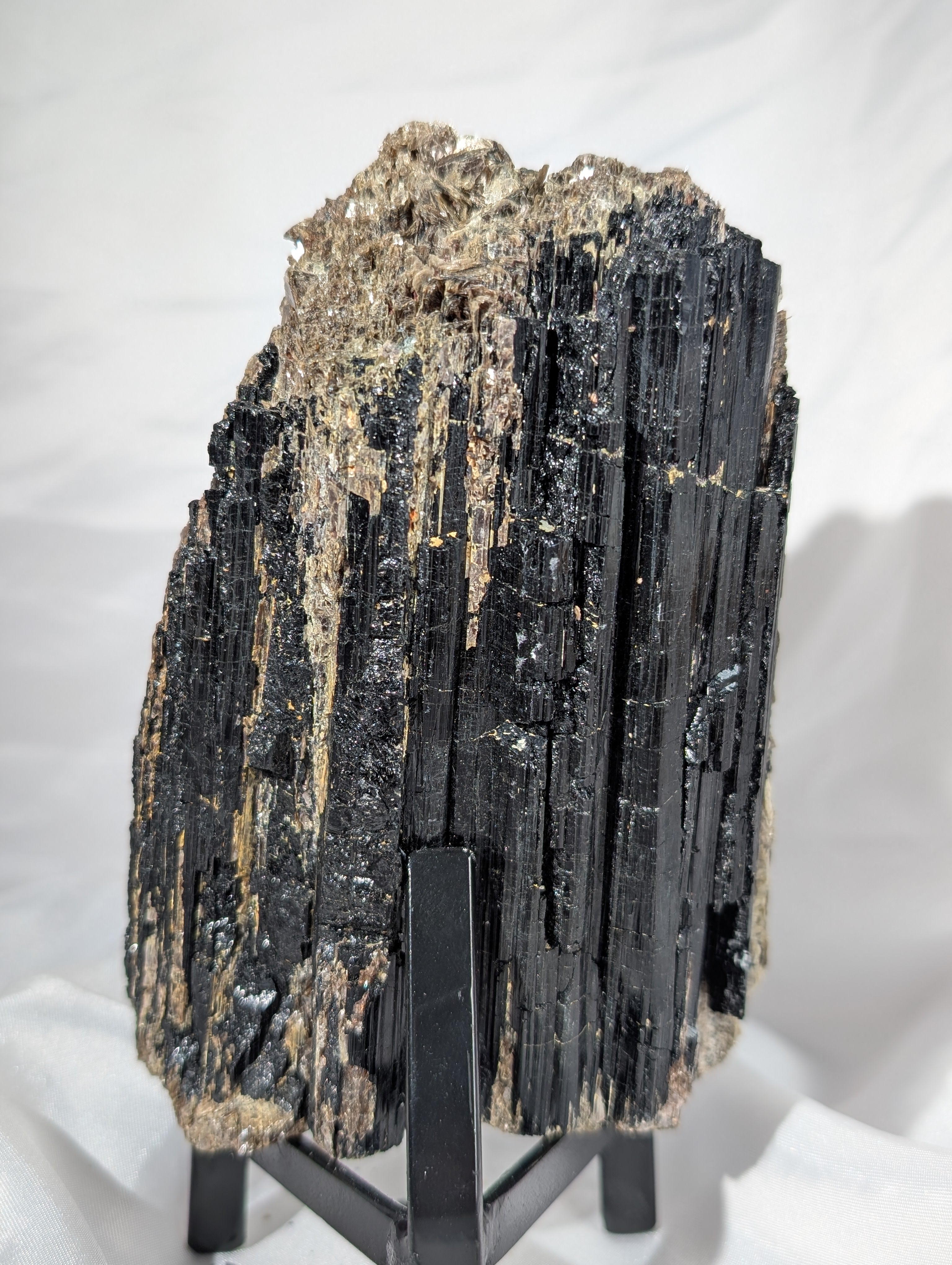 Turmalin & Muskovit Freiform auf Stand